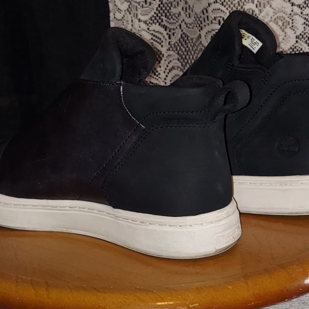 Womans black ankle boot size 9 Timberland